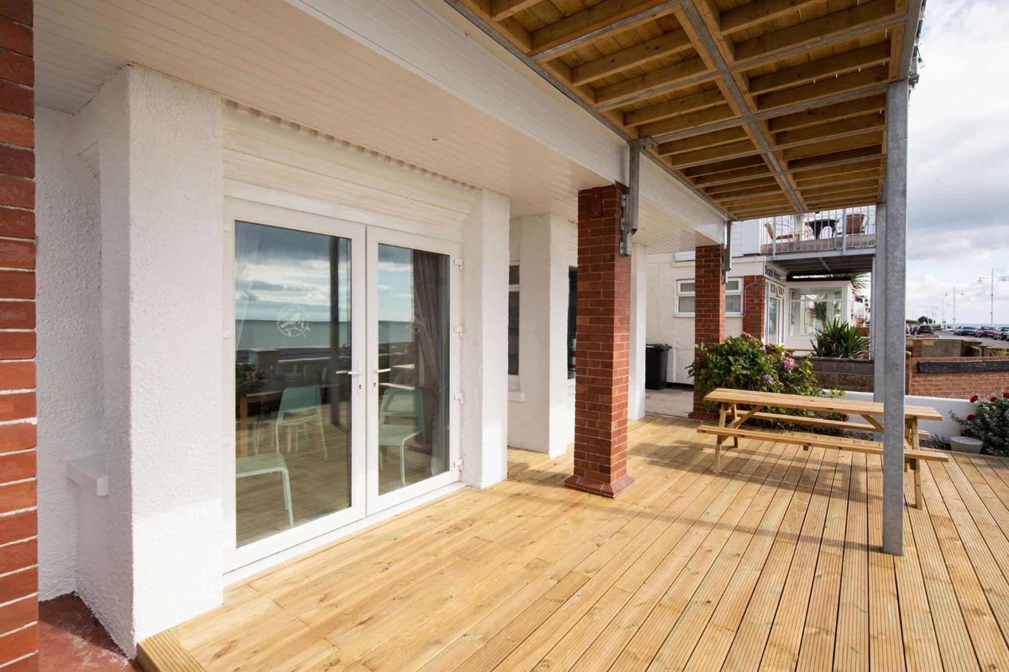 Absolute Beachfront with Decked Garden Oasis&Views Bognor Regis Exterior foto